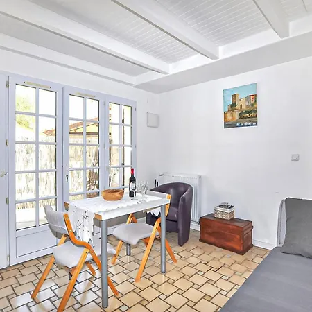 Casa de Férias 1 Bedroom Gorgeous In Cyprien